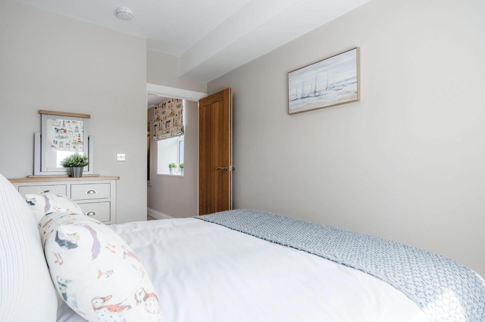 Harbour View - 2 Bedroom Apartment - Milford Haven Exterior photo